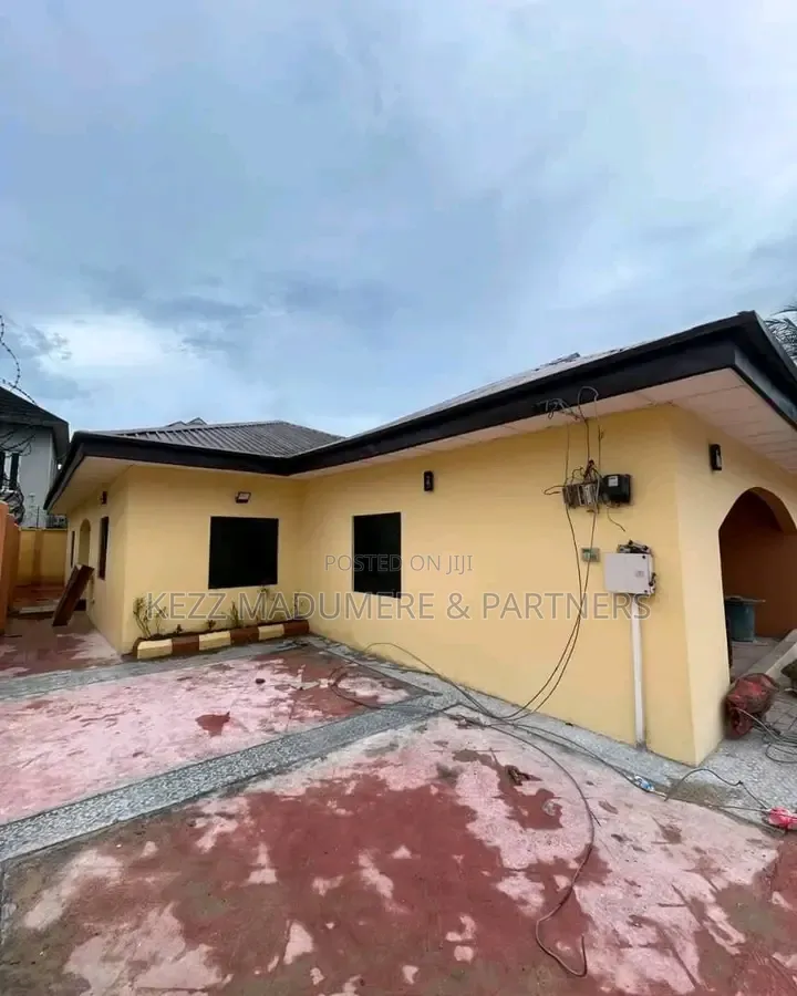 3bdrm Bungalow in Aparalink Road, New Layout for sale in New Layout