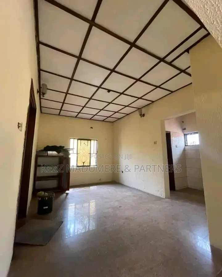 3bdrm Bungalow in Aparalink Road, New Layout for sale in New Layout