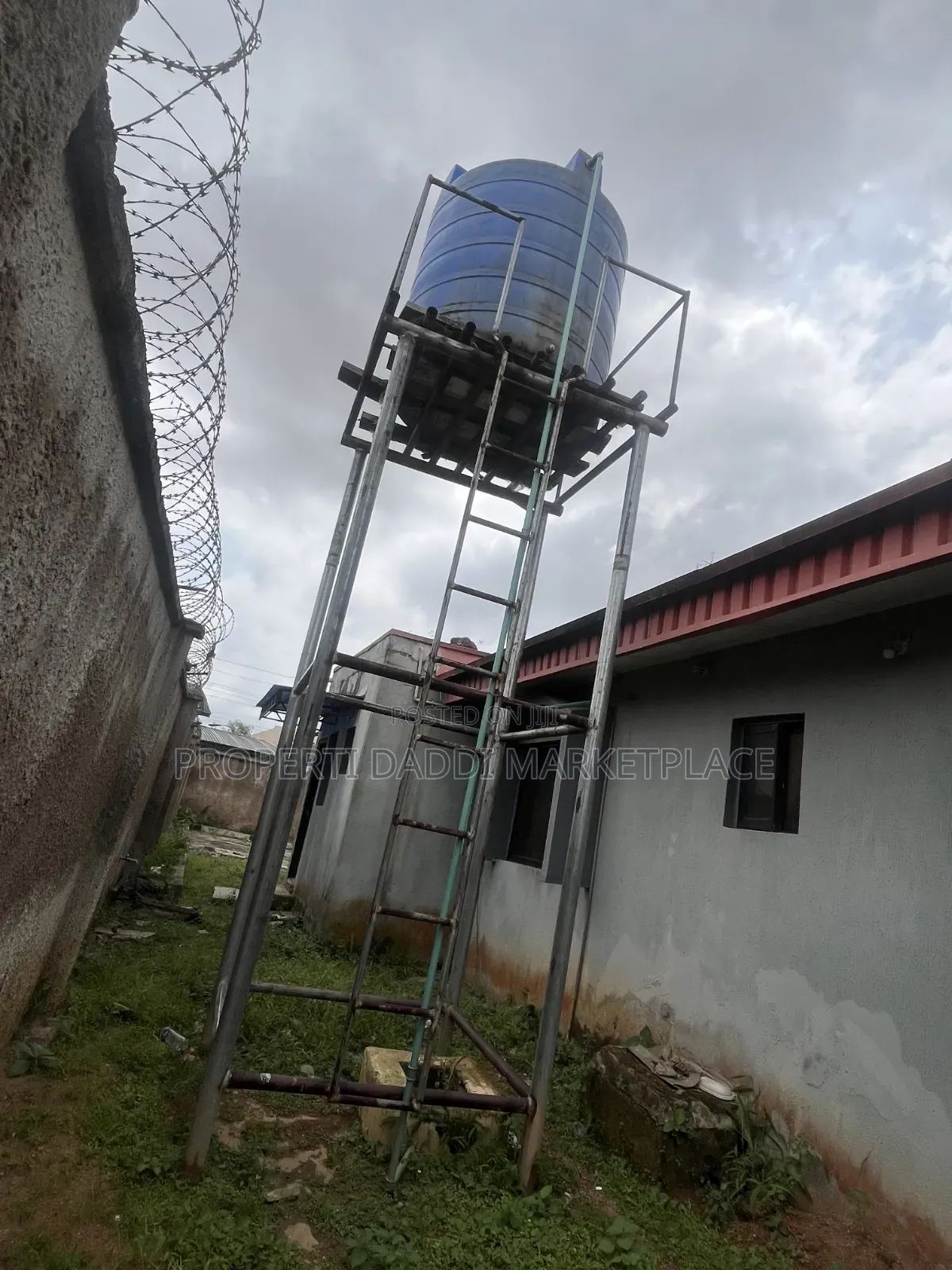 8bdrm Block of Flats in Ipaja / Ipaja for sale in Ipaja / Ipaja