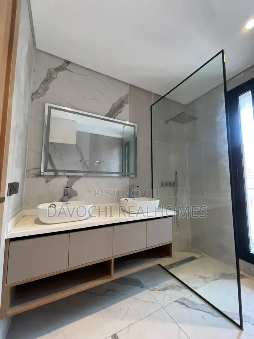 5bdrm Duplex in Banana Island for sale in Banana Island