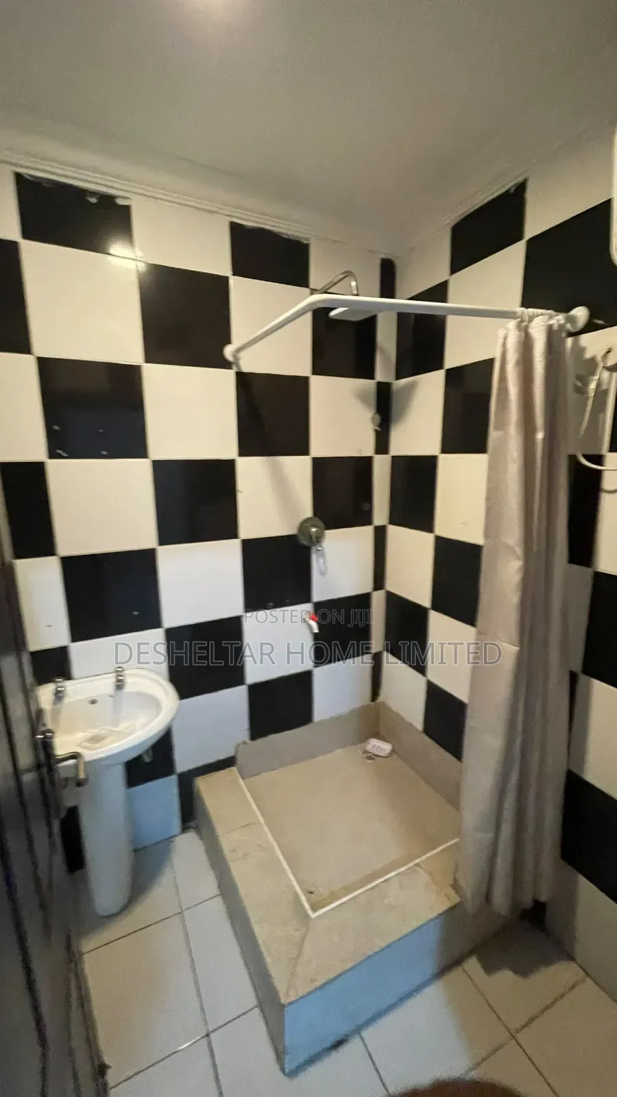3bdrm Shared Apartment in Southern View Estate, Chevron for rent in Chevron