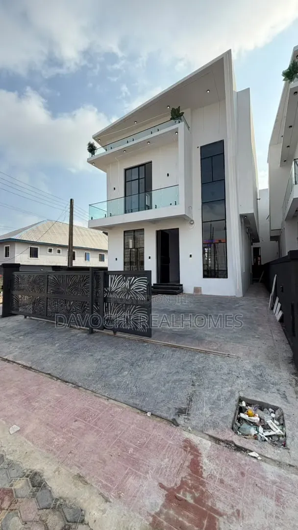 4bdrm Duplex in Ikota for sale in Ikota