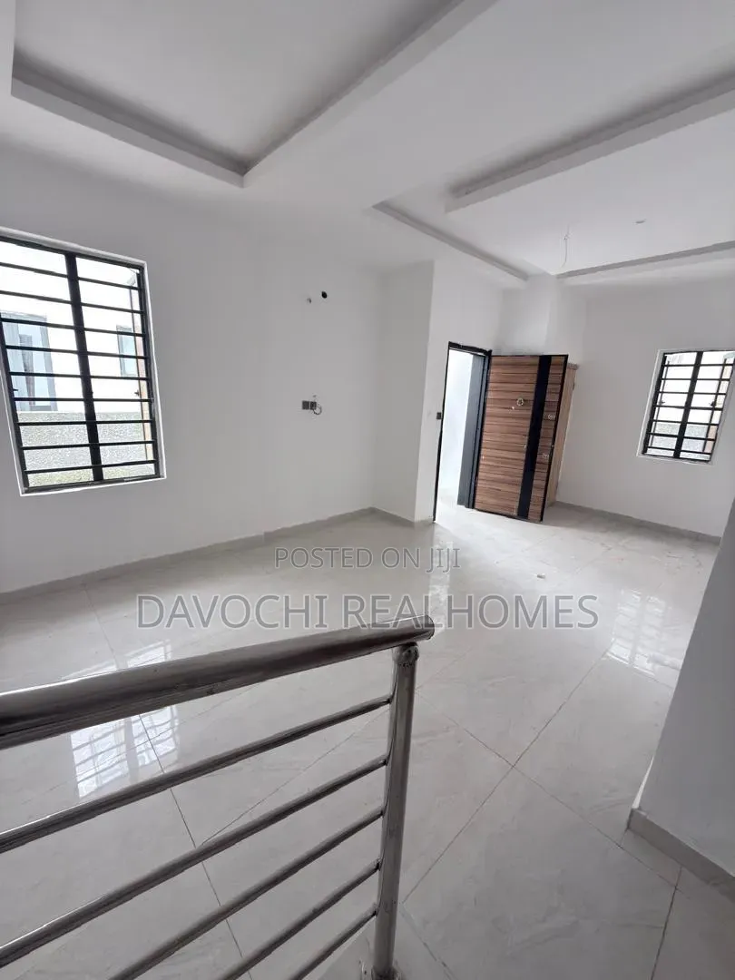4bdrm Duplex in Chevron for rent in Chevron