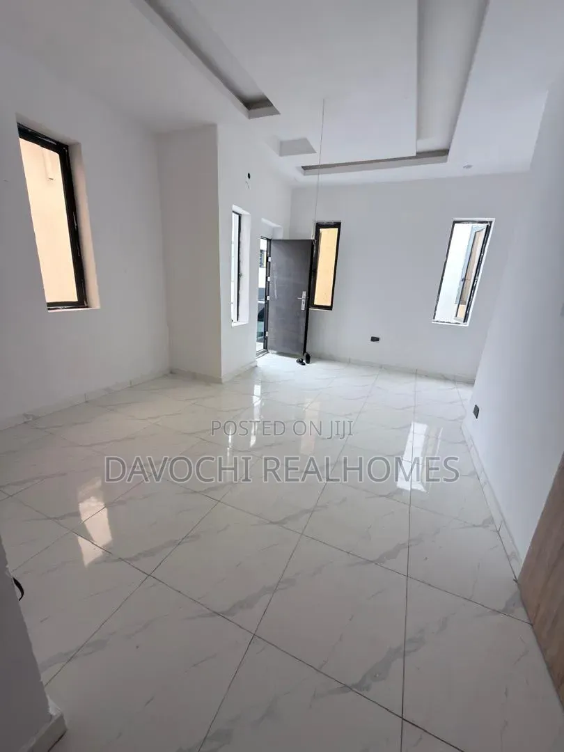 4bdrm Duplex in Chevron for rent in Chevron