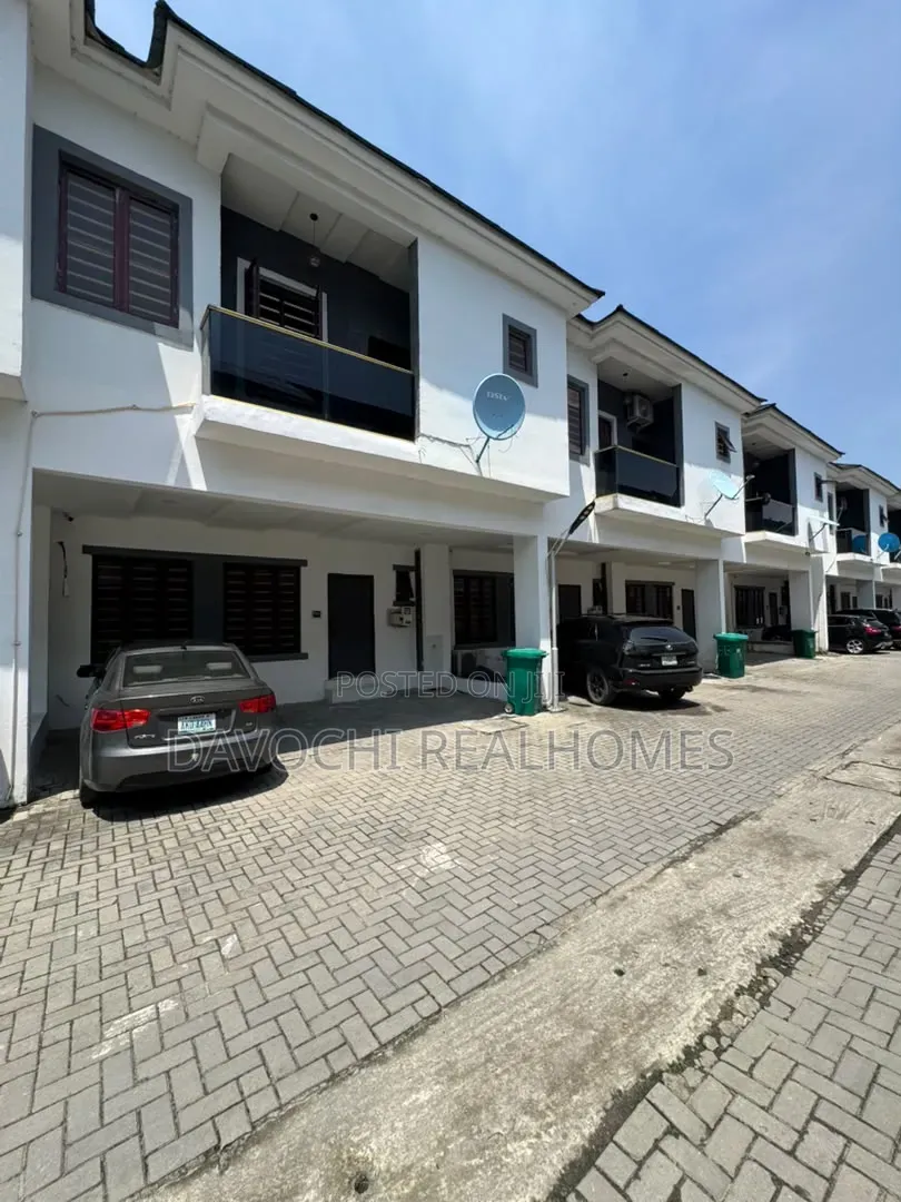 4bdrm Duplex in Chevron for rent in Chevron