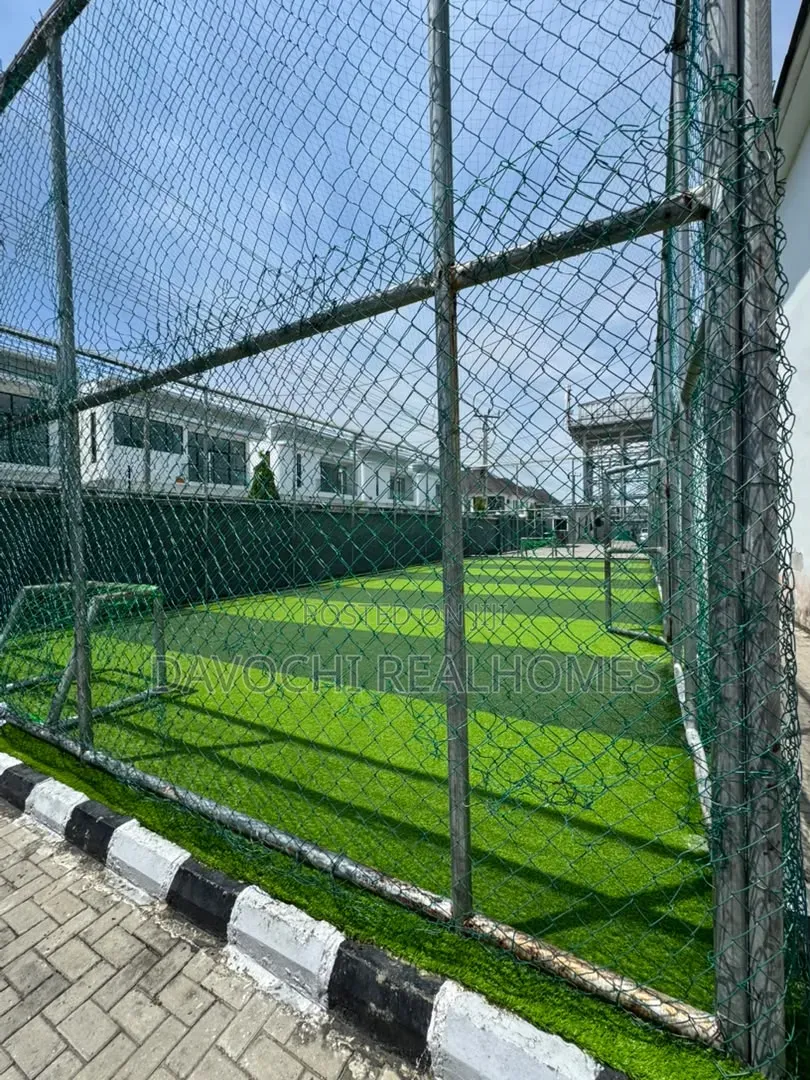 4bdrm Duplex in Chevron for rent in Chevron