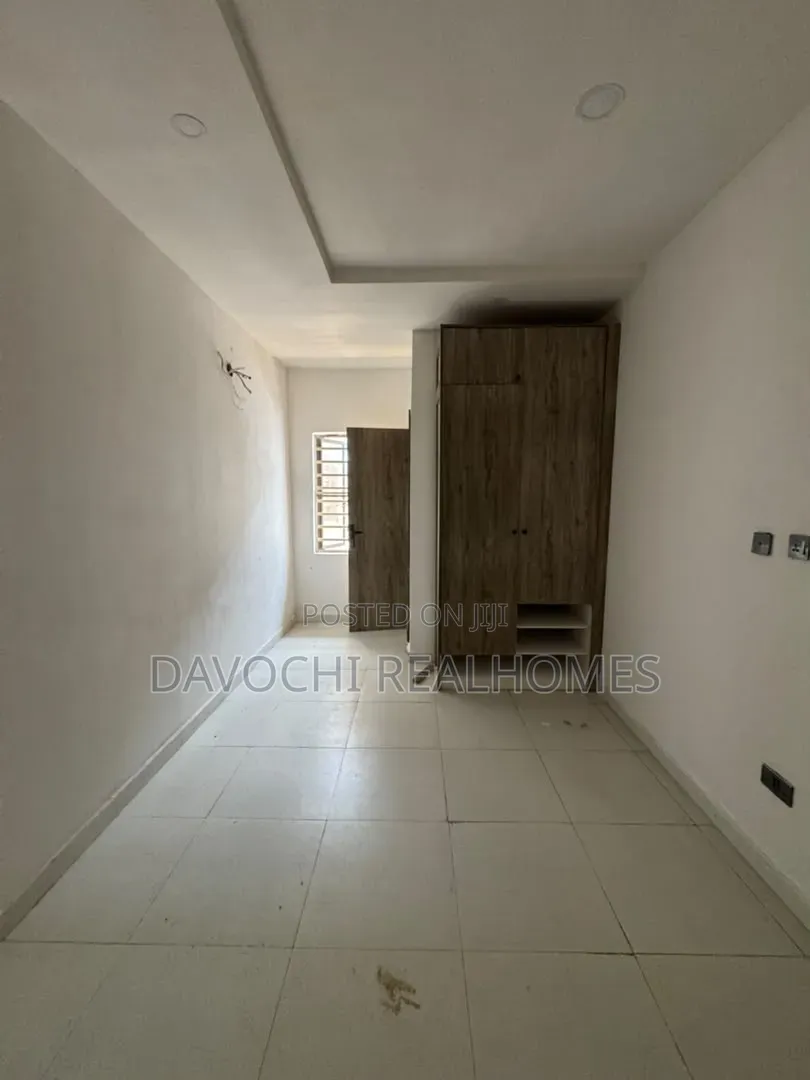 4bdrm Duplex in Chevron for rent in Chevron