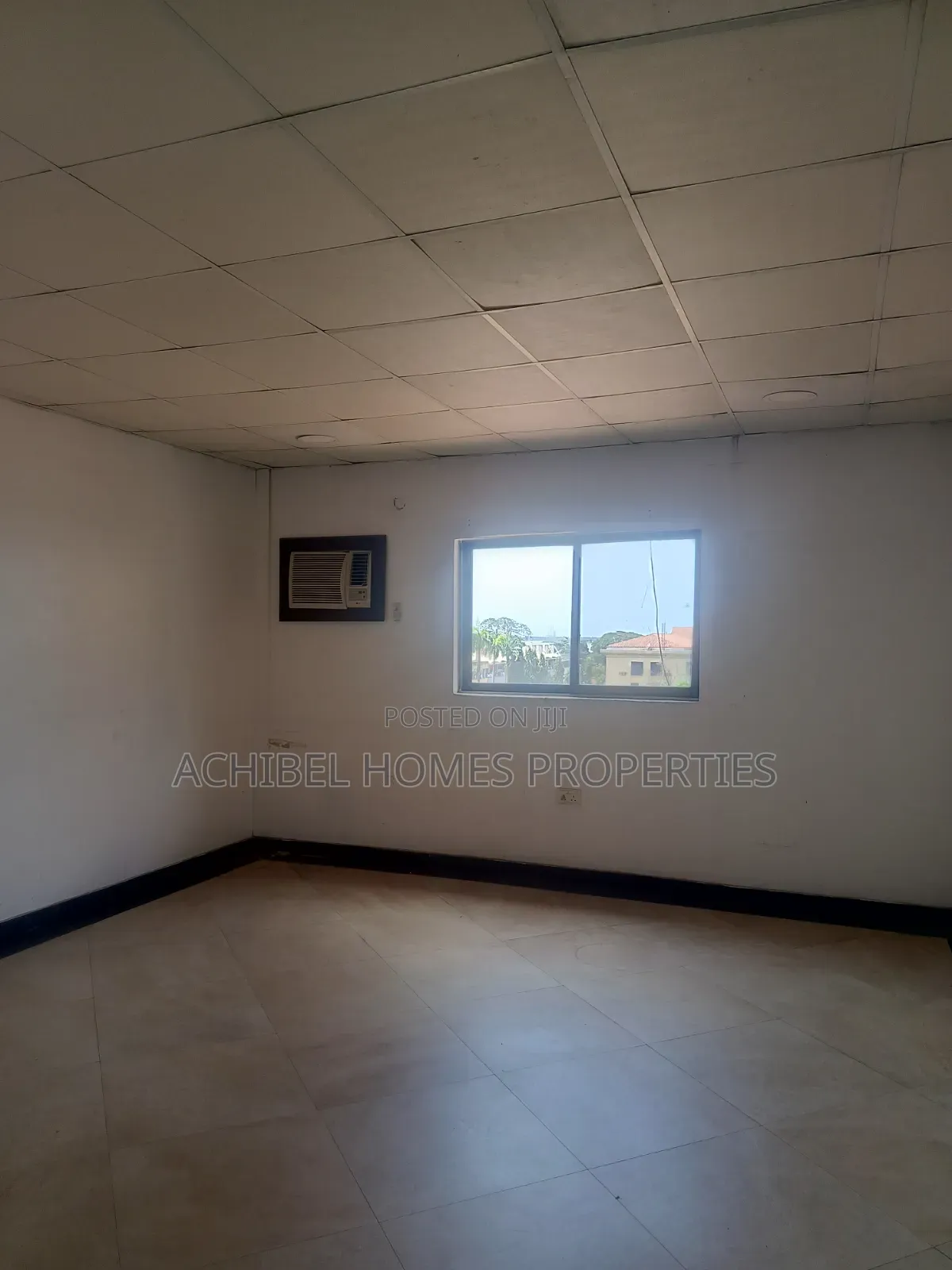 A 30 Square Meter Office Space in Onikan