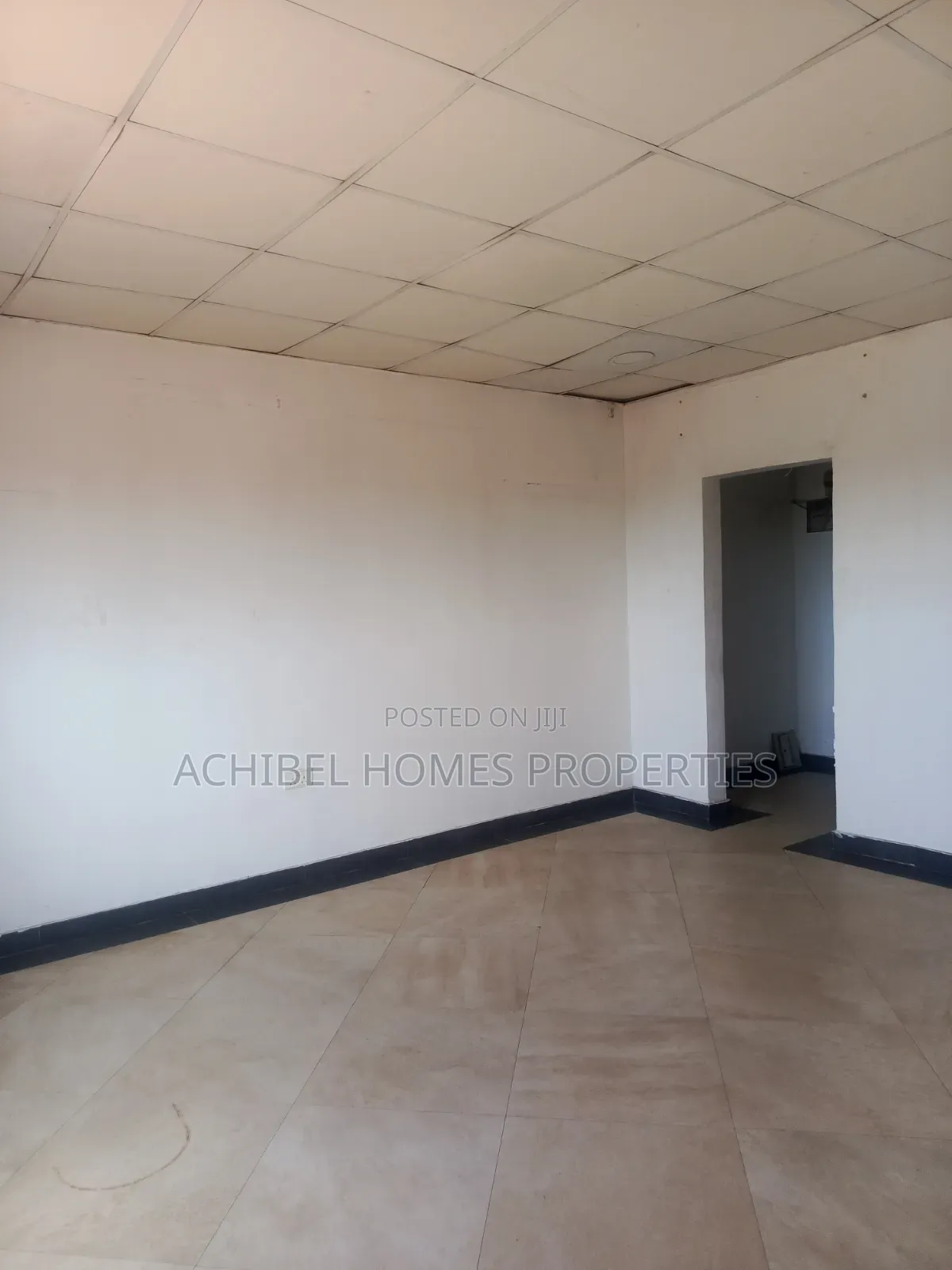 A 30 Square Meter Office Space in Onikan