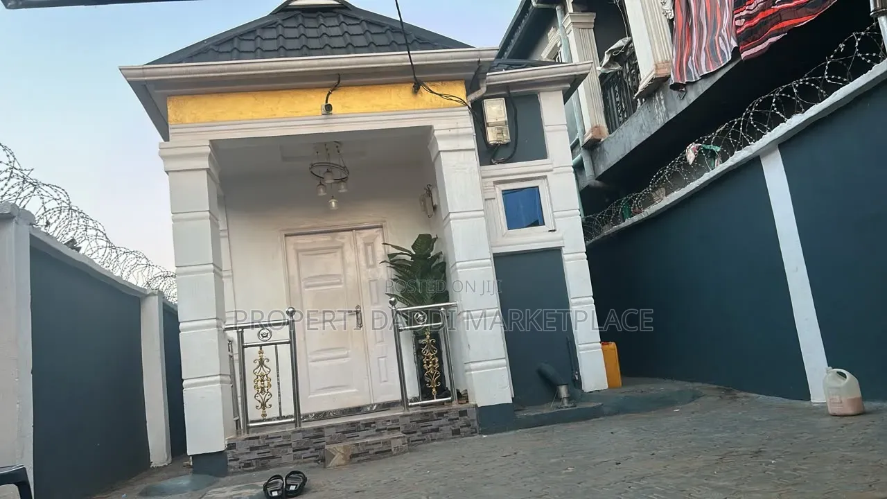 3bdrm Bungalow in Ayobo for sale in Ayobo