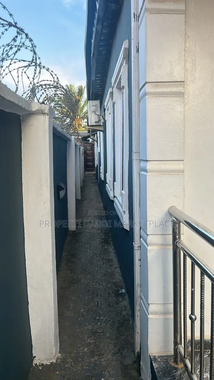 3bdrm Bungalow in Ayobo for sale in Ayobo