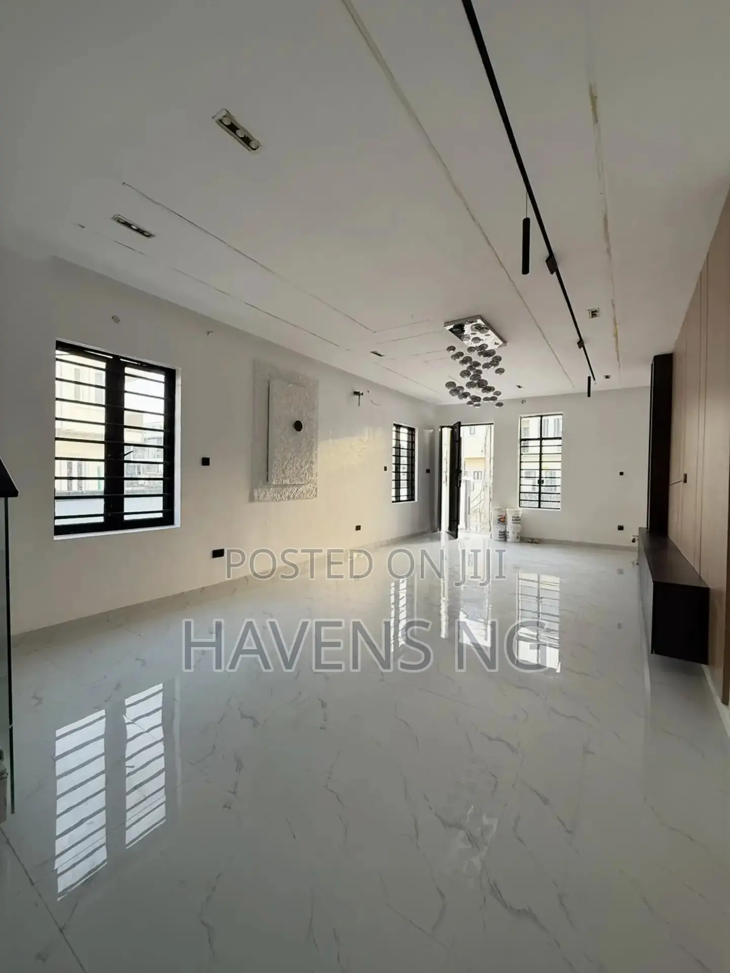 5bdrm Duplex in Lekki Expressway for sale in Lekki Expressway