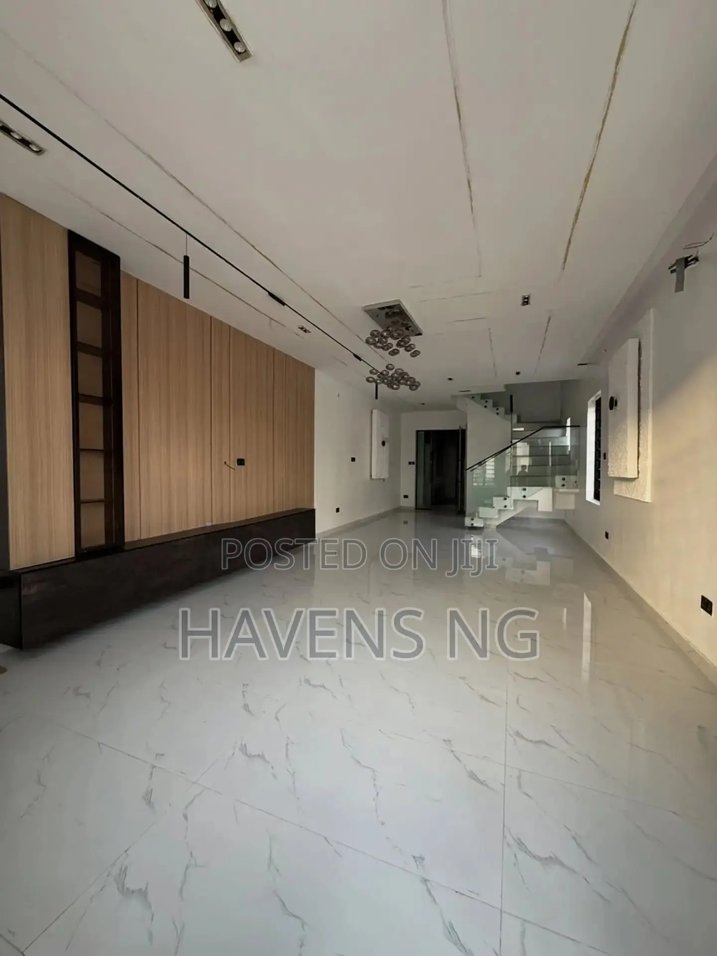 5bdrm Duplex in Lekki Expressway for sale in Lekki Expressway