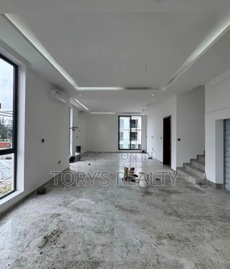 5bdrm Duplex in Banana Island for sale in Banana Island
