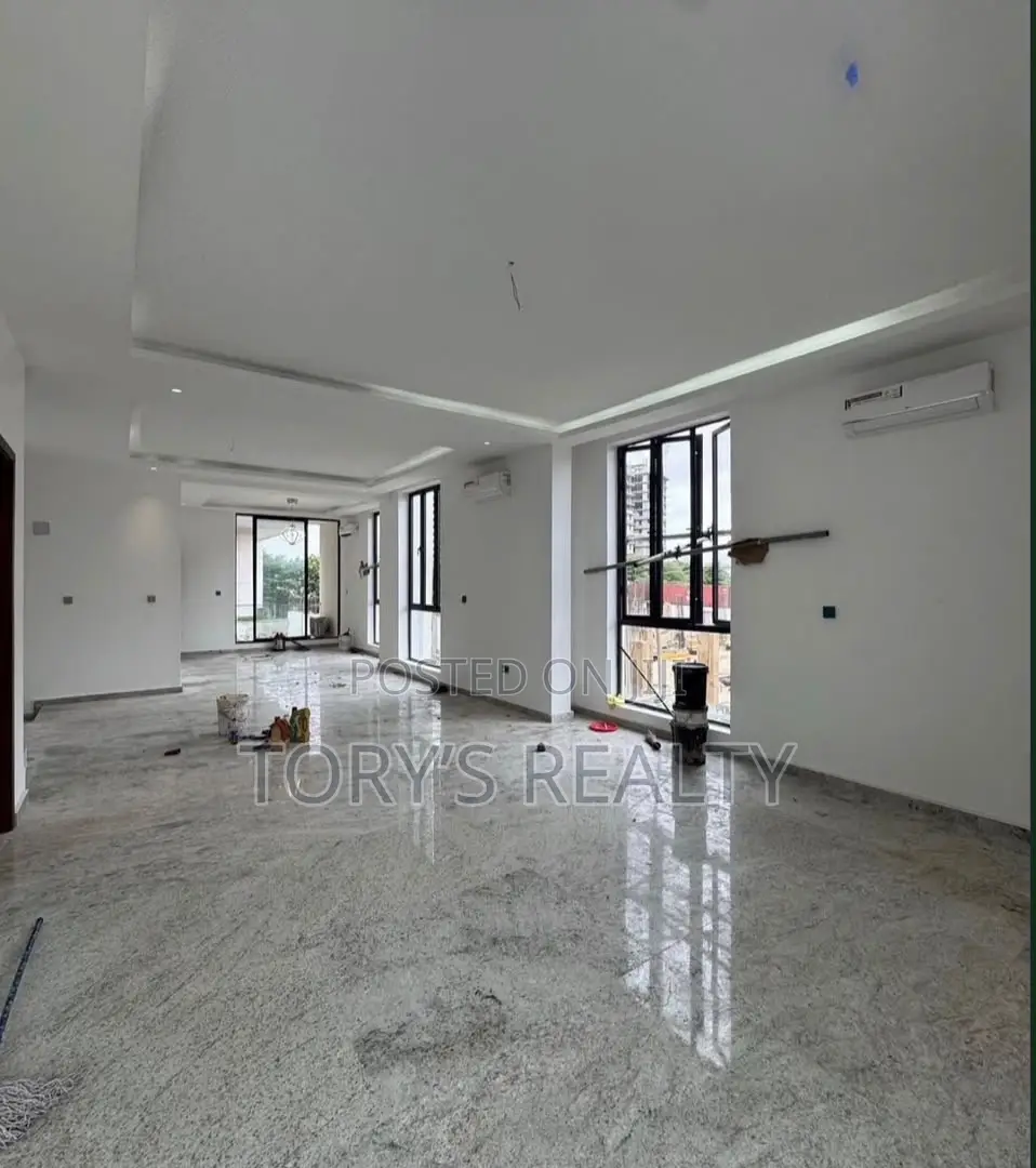 5bdrm Duplex in Banana Island for sale in Banana Island