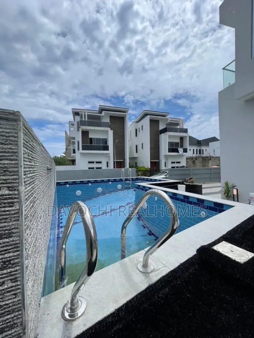 5bdrm Duplex in Chevron for sale in Chevron