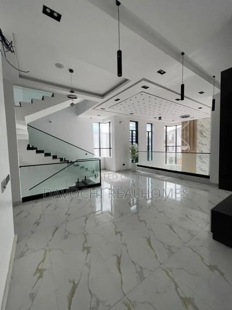 5bdrm Duplex in Osapa london for sale in Osapa london