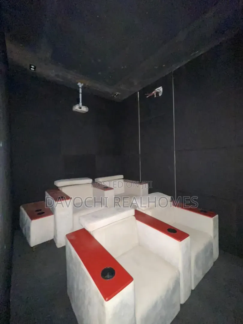5bdrm Duplex in Osapa london for sale in Osapa london