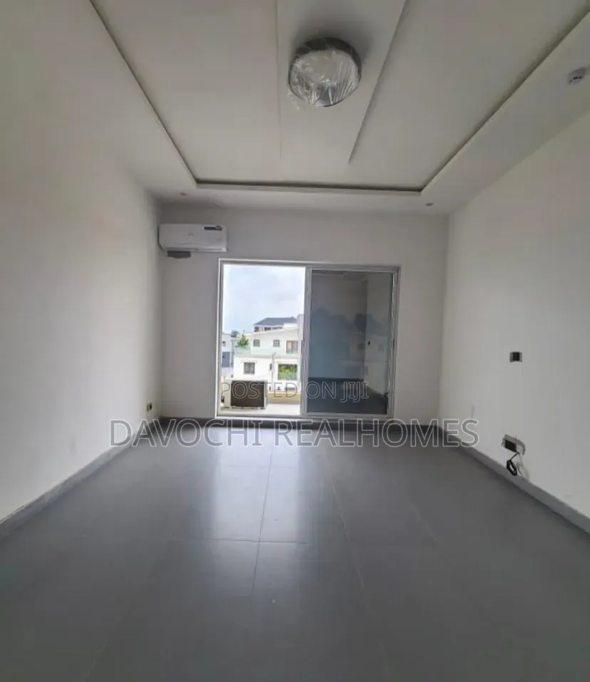 2bdrm Apartment in Lekki Expressway for sale in Lekki Expressway