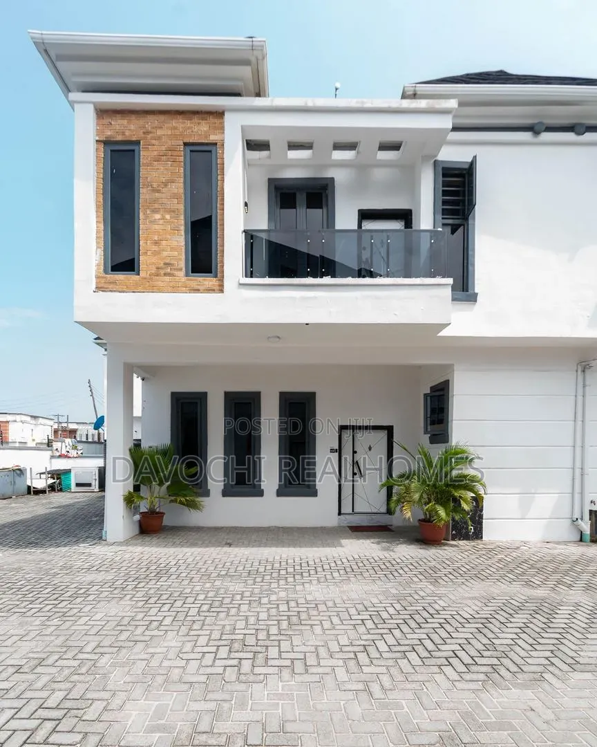 Furnished 4bdrm Duplex in Chevron for rent in Chevron