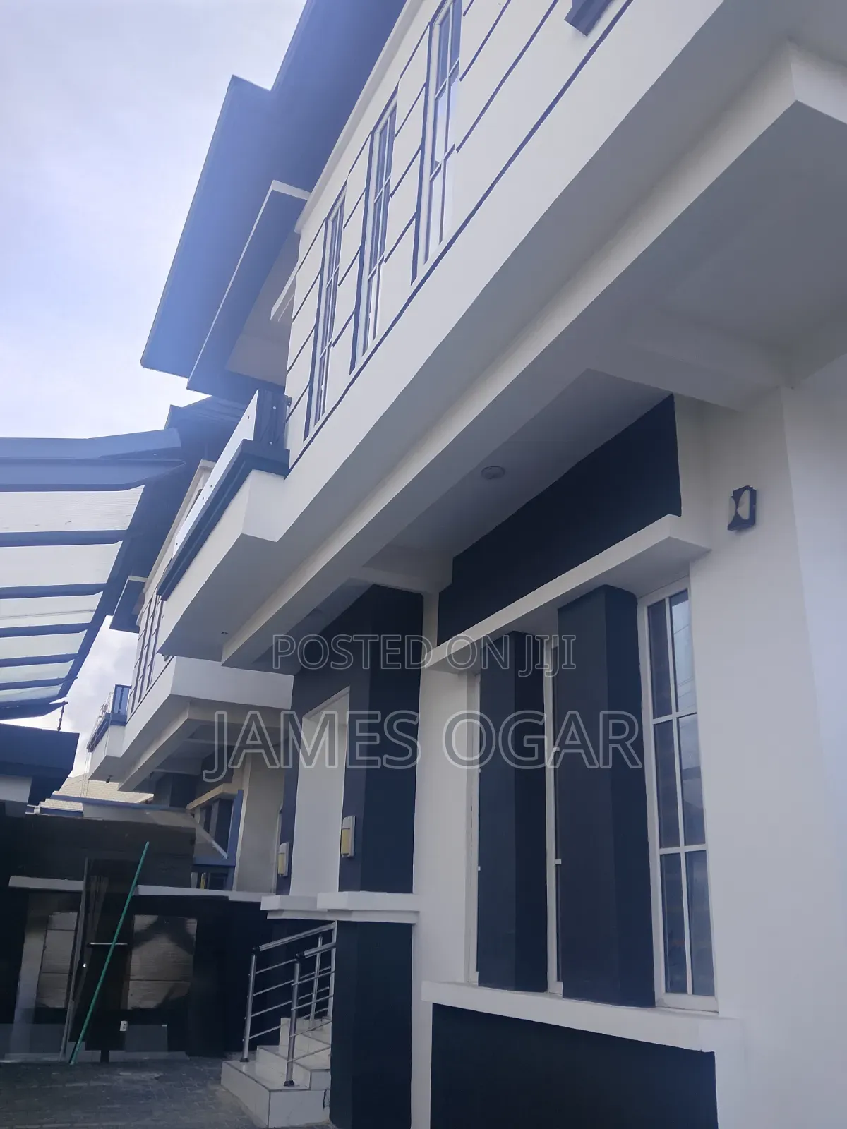 4bdrm Duplex in Ikota Villa for sale in Ikota