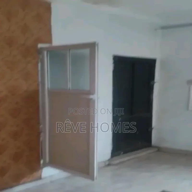 Studio Apartment in Adekunle for rent in Adekunle