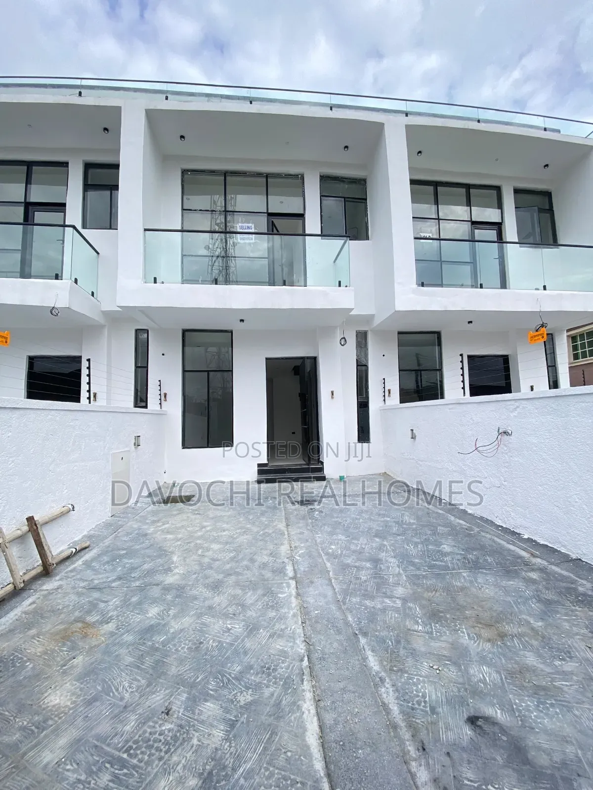 3bdrm Duplex in Sangotedo for sale in Sangotedo