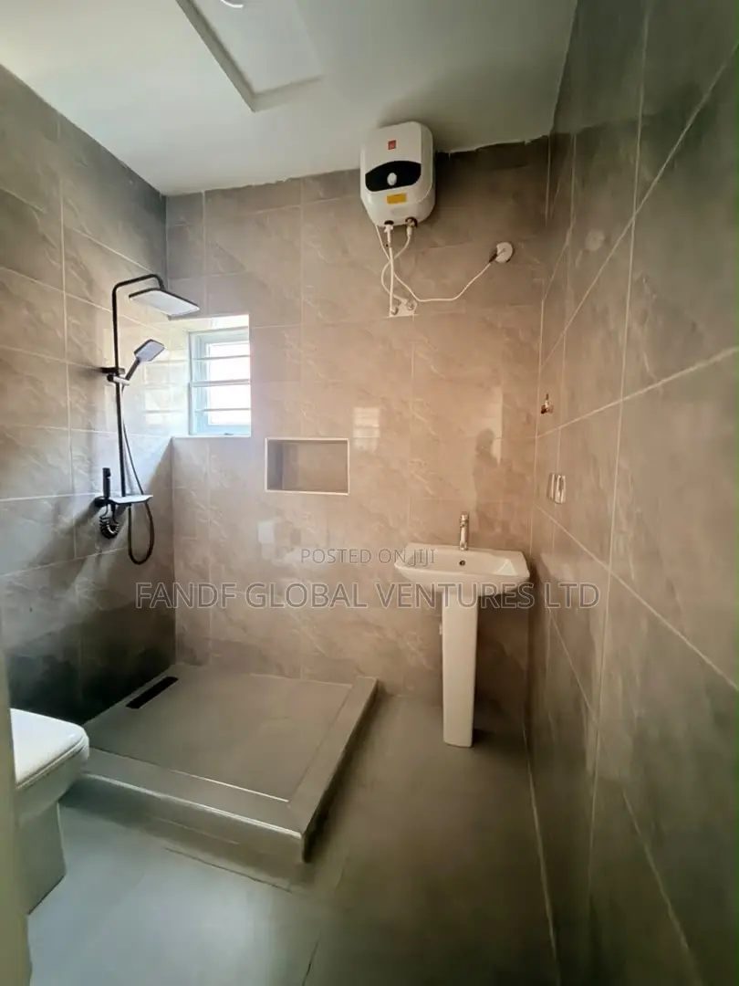 4bdrm Duplex in Oko-Oba for sale in Oko-Oba