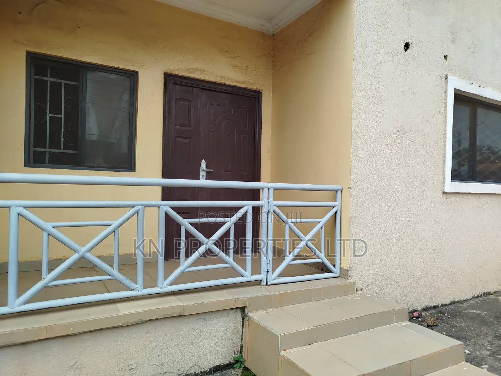 3bdrm Block of Flats in Area 3 for rent in Area 3