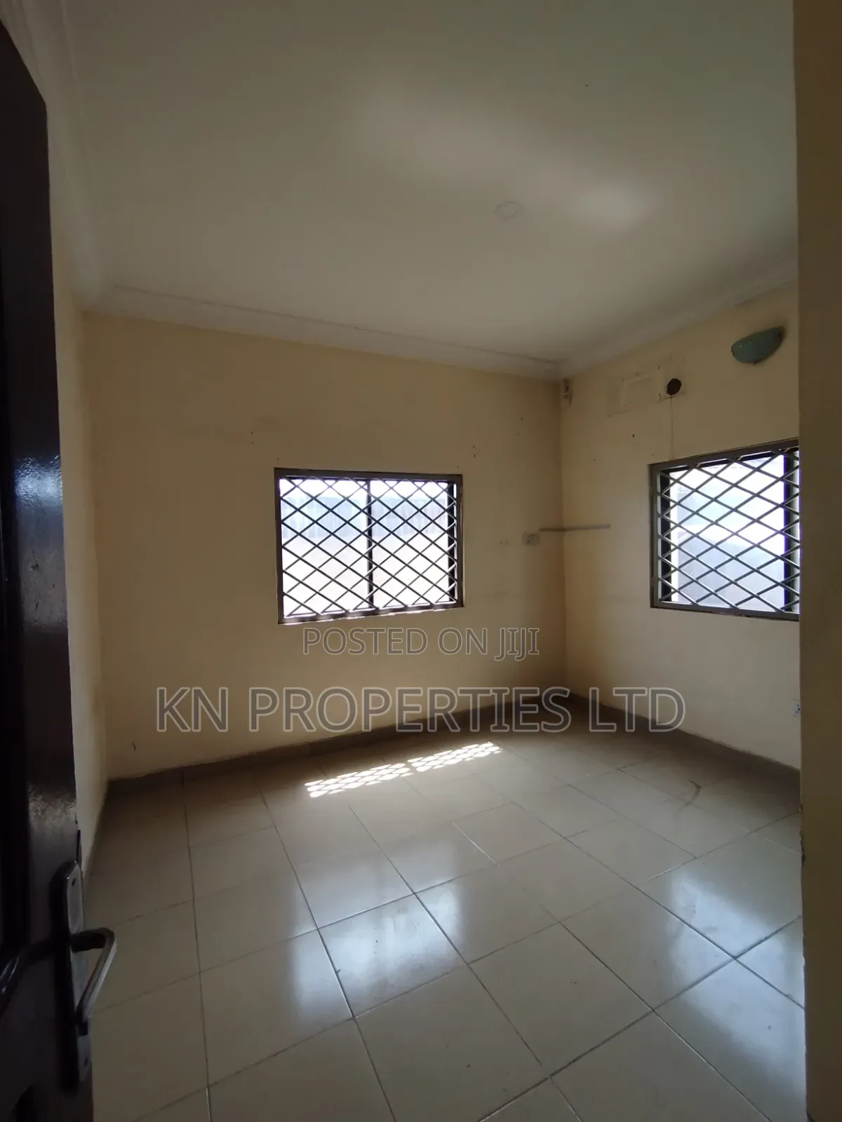 3bdrm Block of Flats in Area 3 for rent in Area 3