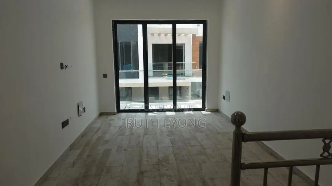 4bdrm Duplex in Ogombo for rent in Ogombo