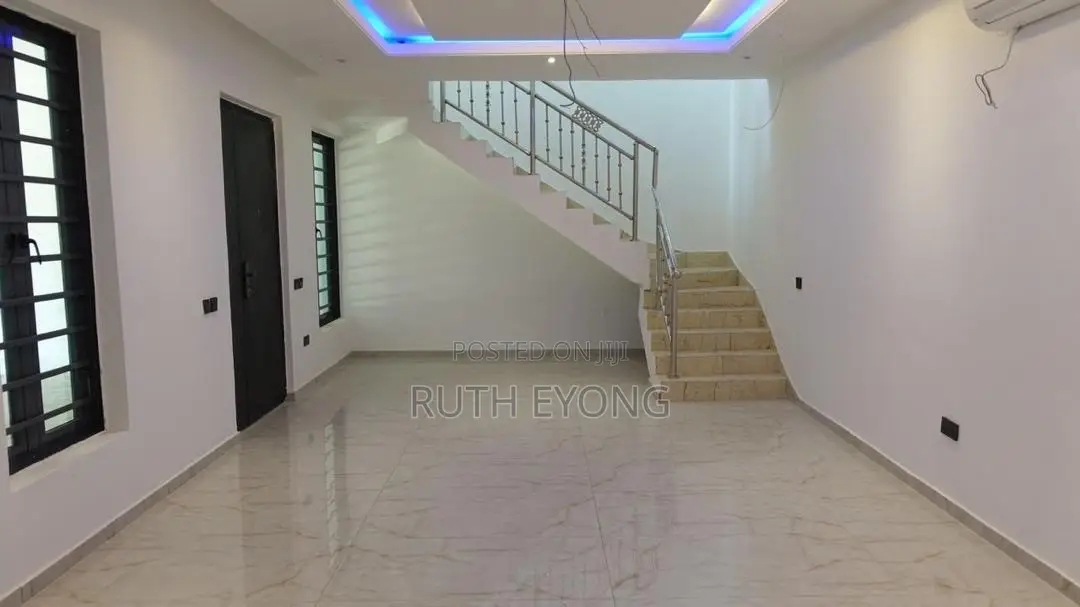 4bdrm Duplex in Ogombo for rent in Ogombo