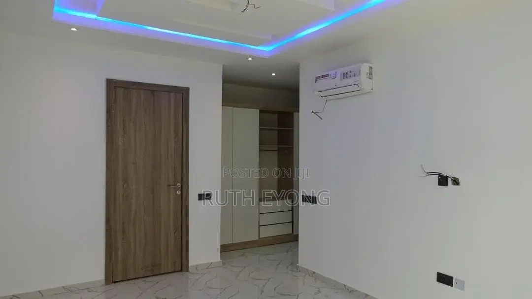 4bdrm Duplex in Ogombo for rent in Ogombo