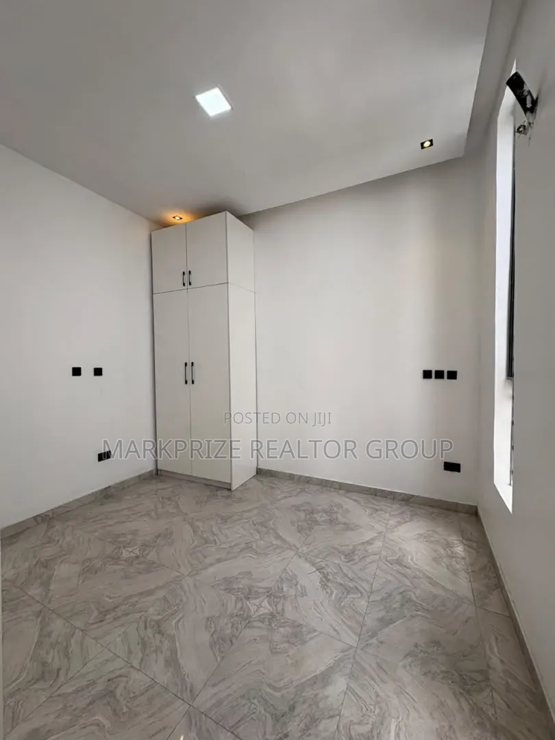 4bdrm Duplex in Chevron Lekki Lagos for sale in Chevron