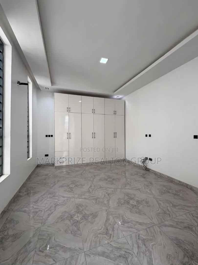 4bdrm Duplex in Chevron Lekki Lagos for sale in Chevron