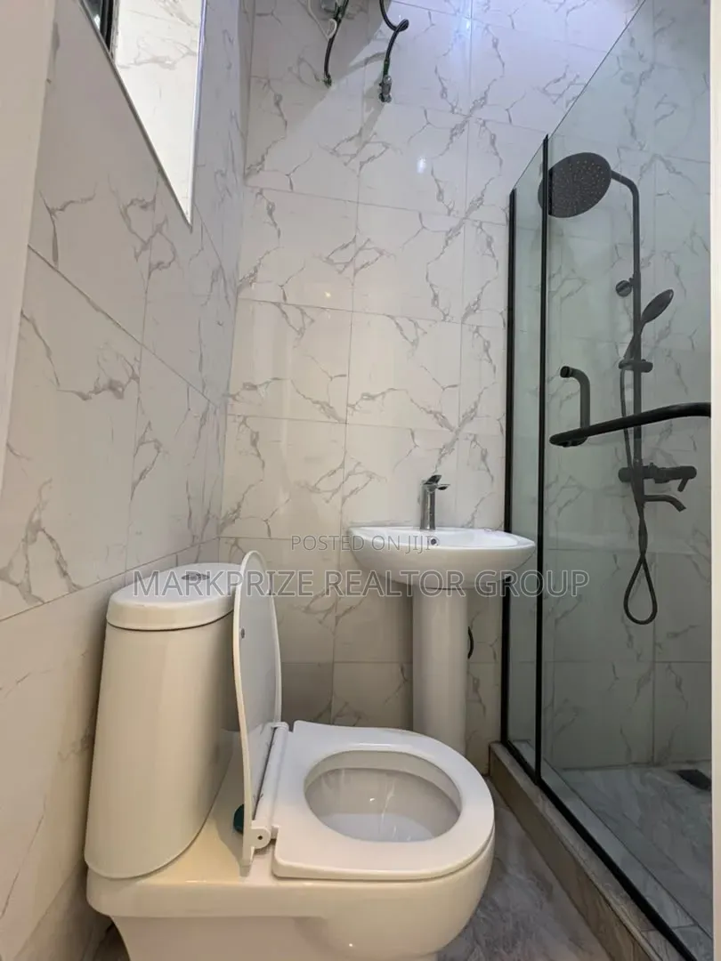 4bdrm Duplex in Chevron Lekki Lagos for sale in Chevron