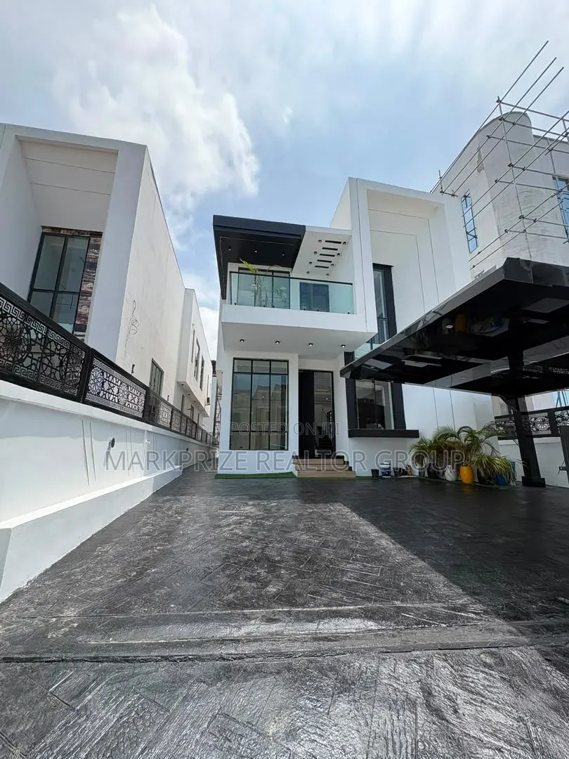 5bdrm Duplex in Chevron Lekki Lagos for sale in Chevron