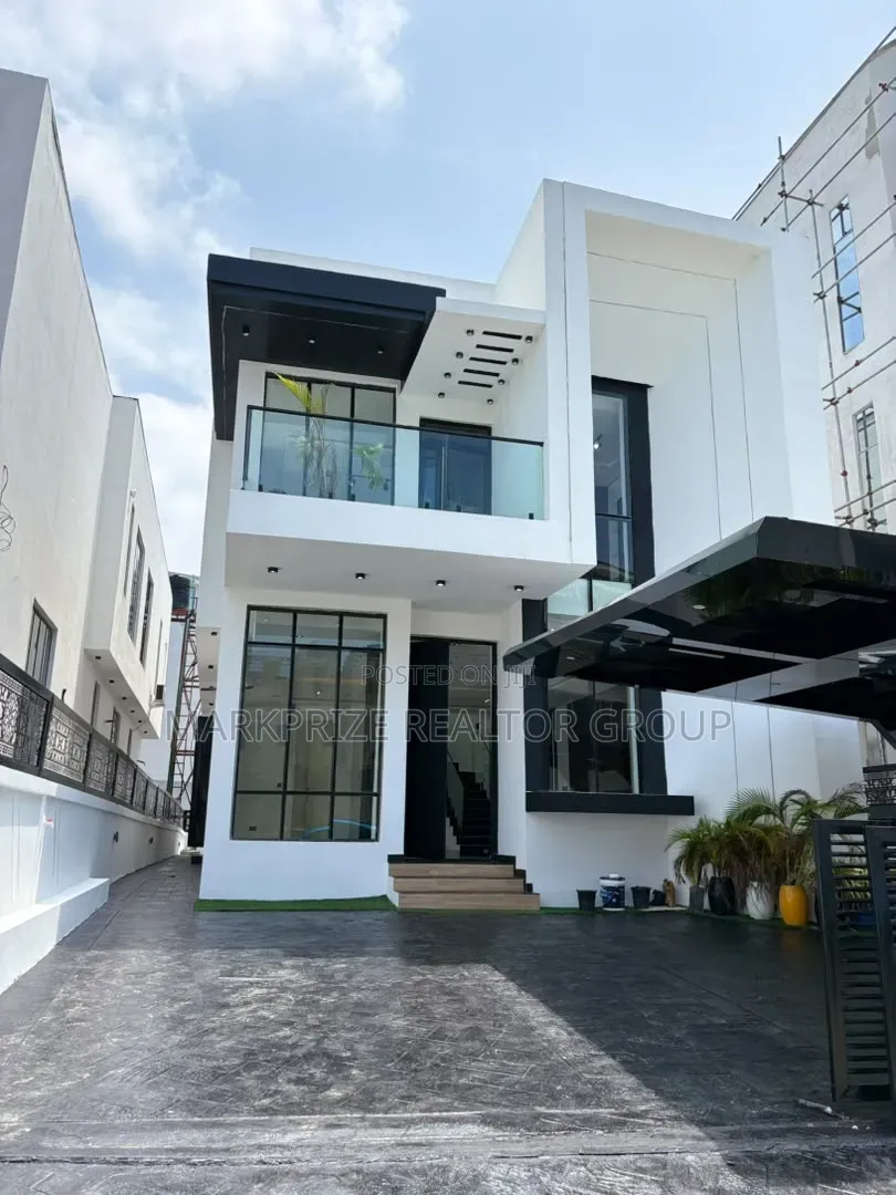 5bdrm Duplex in Chevron Lekki Lagos for sale in Chevron