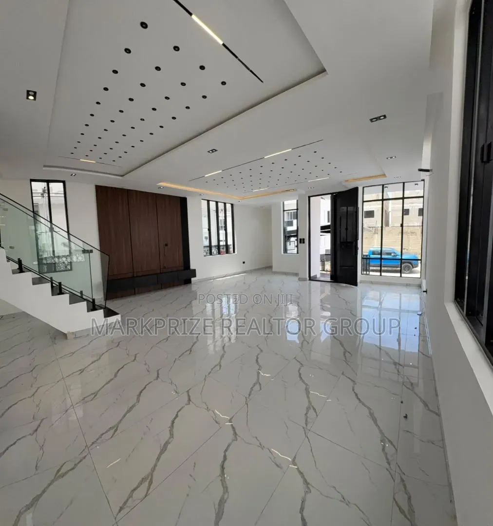 5bdrm Duplex in Chevron Lekki Lagos for sale in Chevron