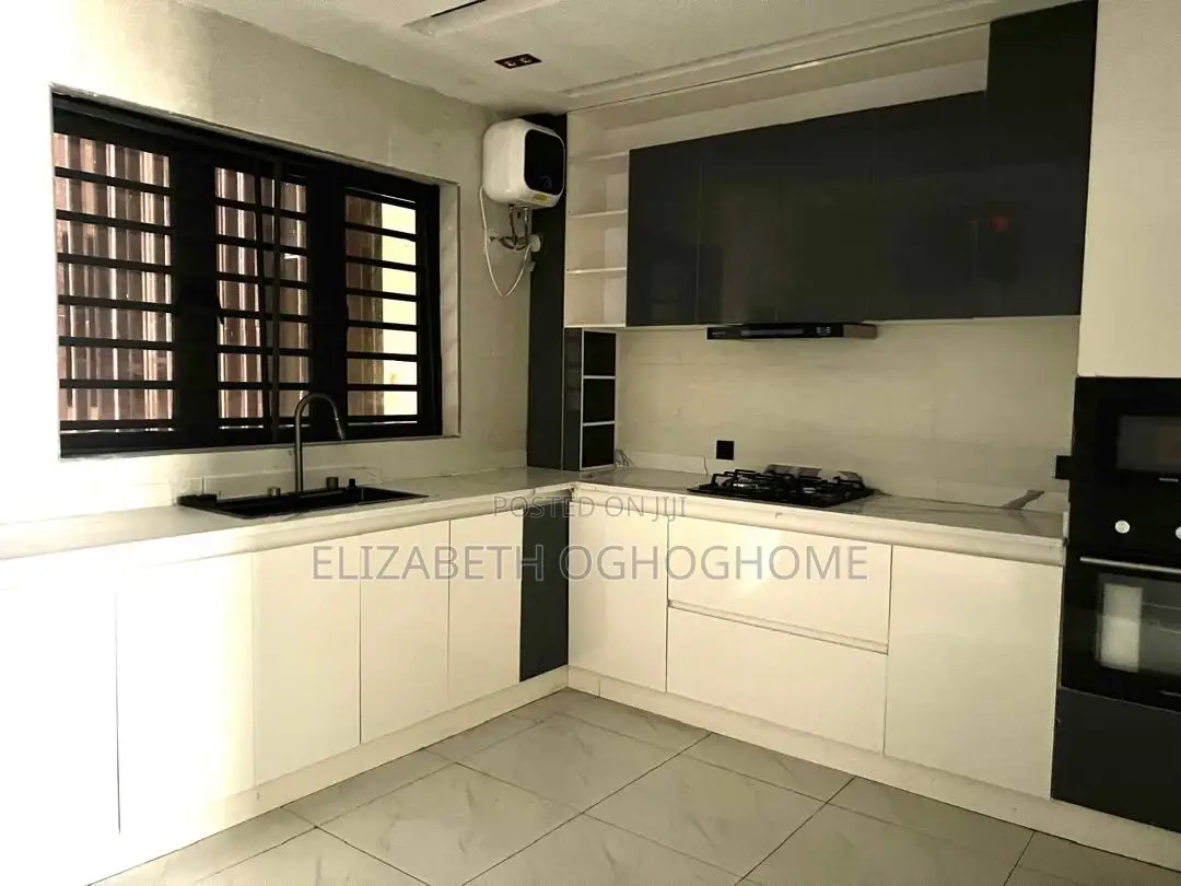 2bdrm Apartment in Lekki Phase 1 for rent in Lekki Phase 1