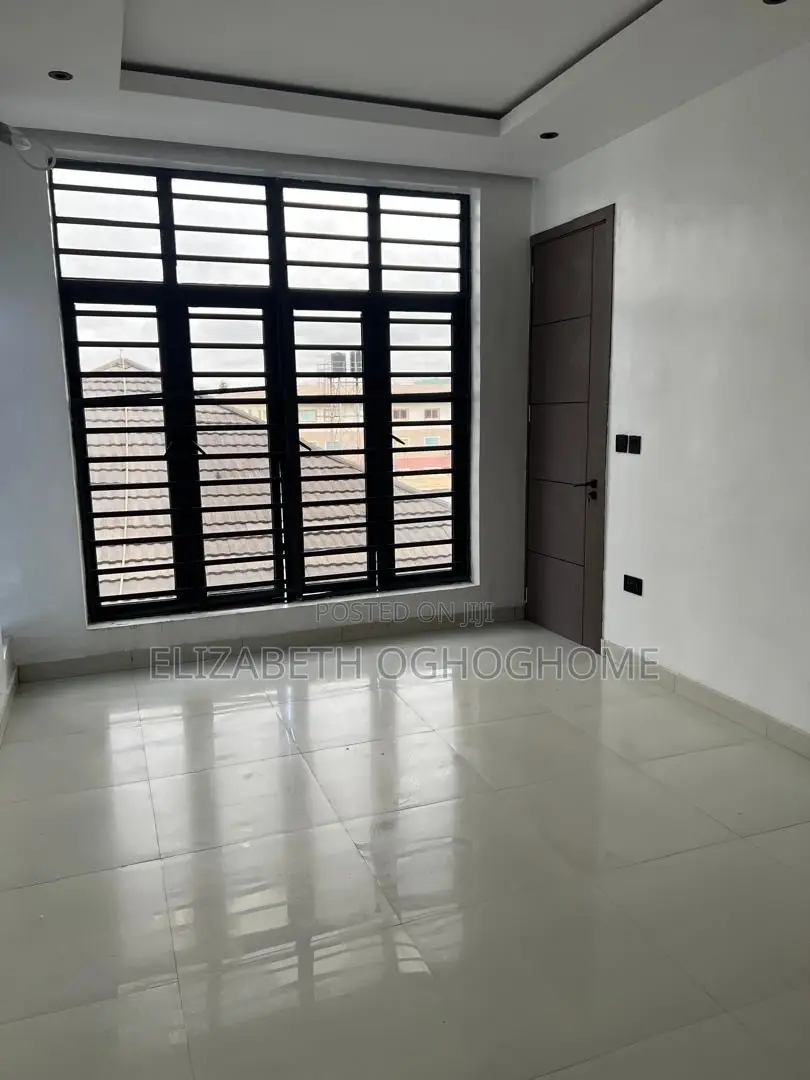 2bdrm Apartment in Lekki Phase 1 for rent in Lekki Phase 1