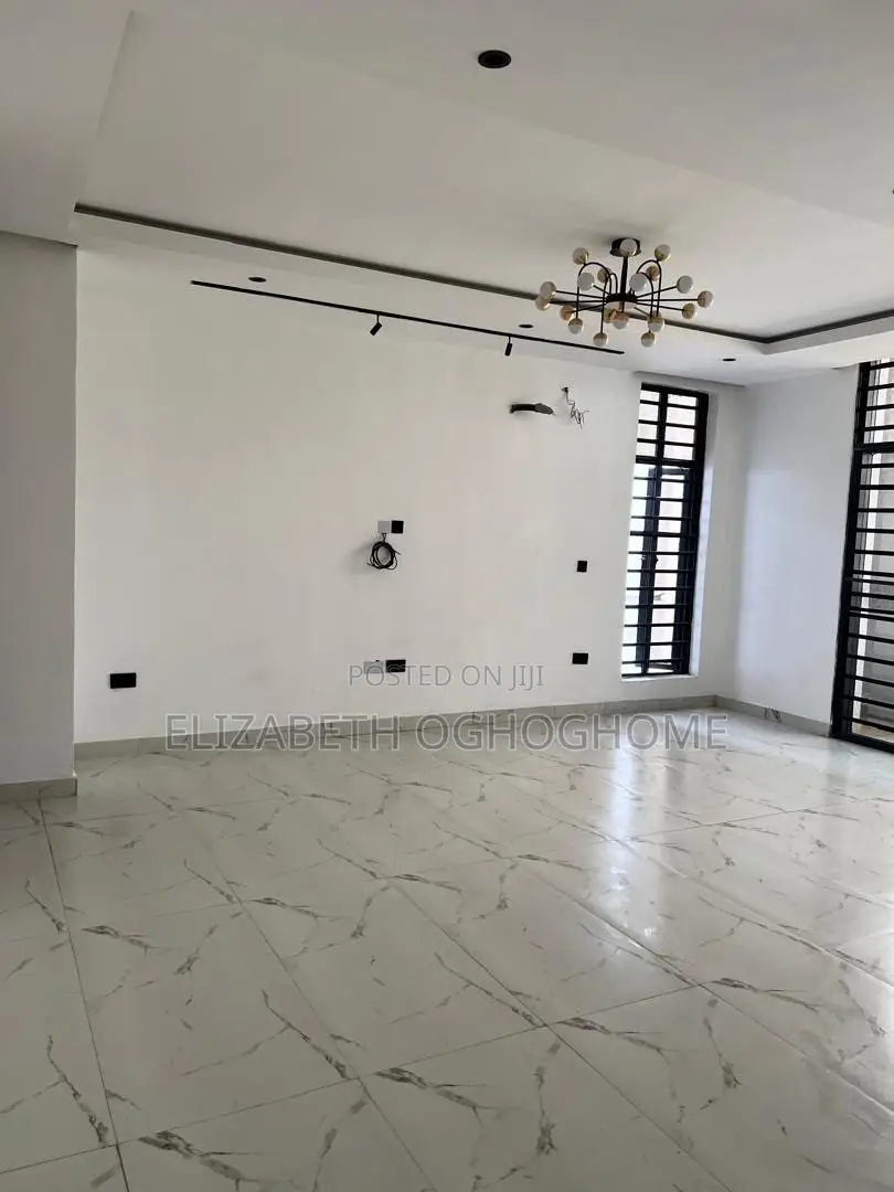 2bdrm Apartment in Lekki Phase 1 for rent in Lekki Phase 1
