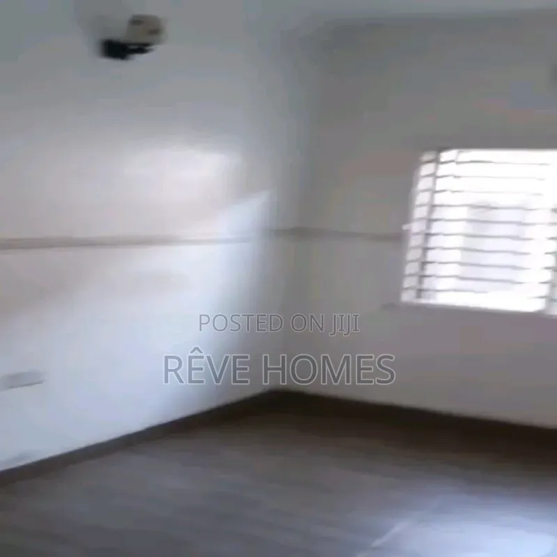 3bdrm Block of Flats in Soluyi for rent in Soluyi