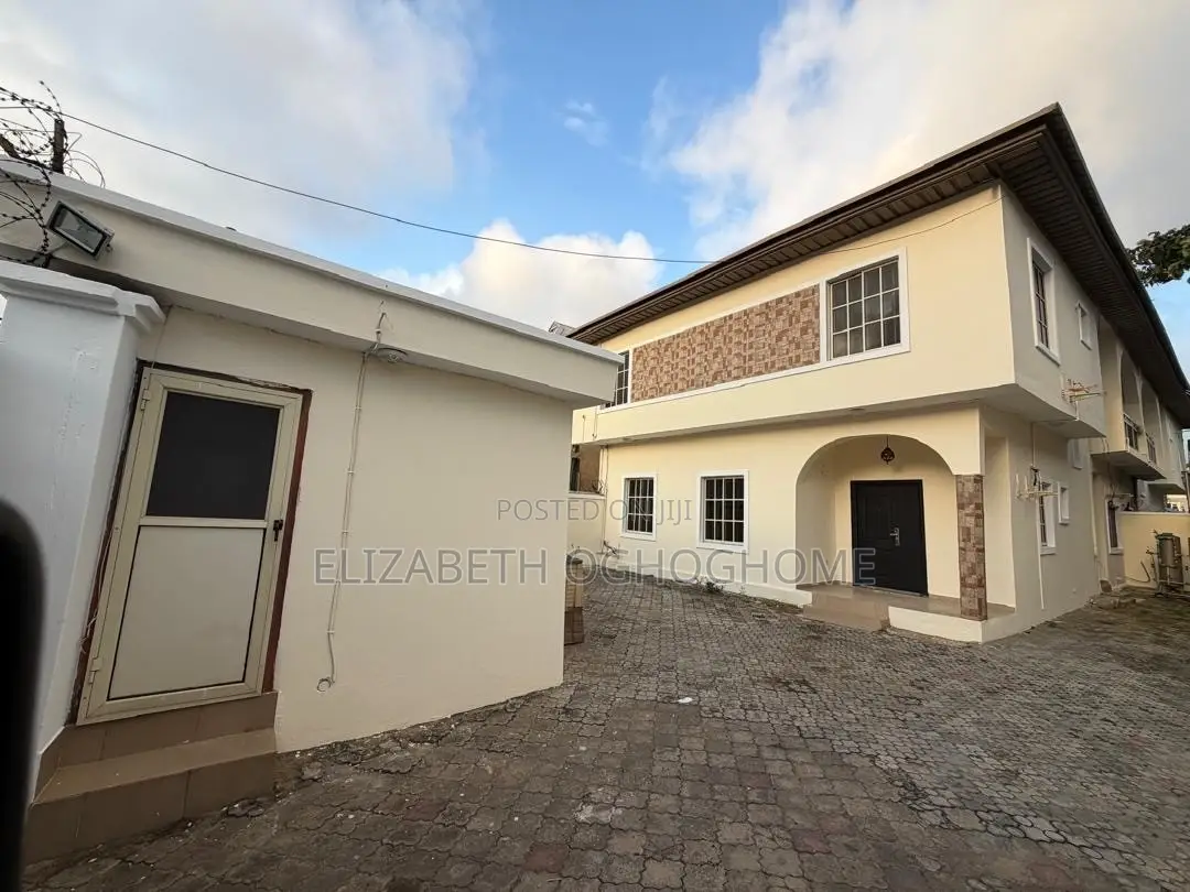 4bdrm Duplex in Lekki Phase 1 for rent in Lekki Phase 1