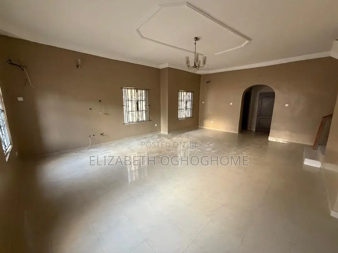 4bdrm Duplex in Lekki Phase 1 for rent in Lekki Phase 1