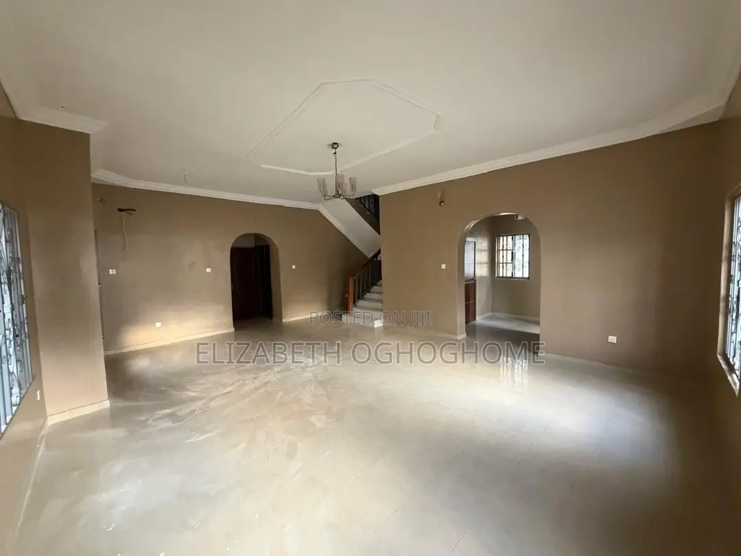 4bdrm Duplex in Lekki Phase 1 for rent in Lekki Phase 1