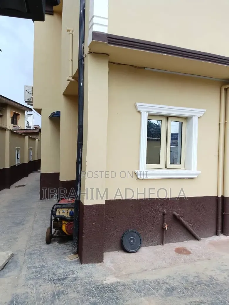 2bdrm Apartment in Sasha Akowonjo for rent in Akowonjo