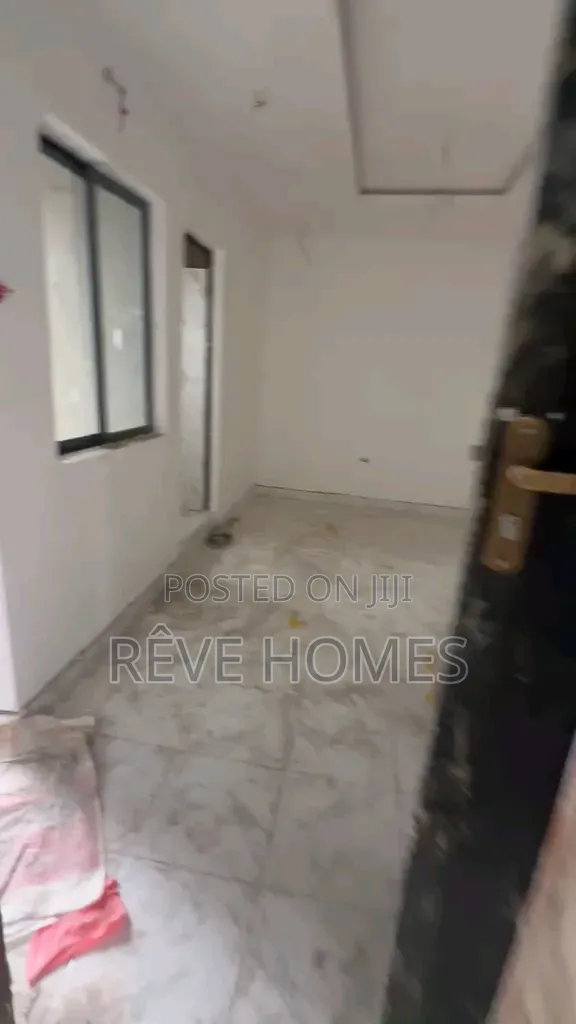 Mini Flat in Ilupeju Industrial Estate for rent in Ilupeju Industrial Estate