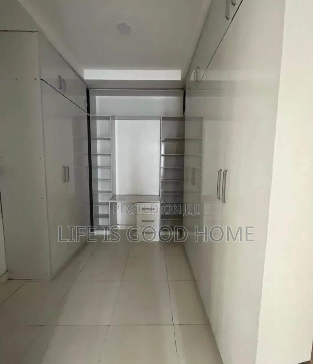 4bdrm Duplex in Spring  Villa, Chevron for sale in Chevron