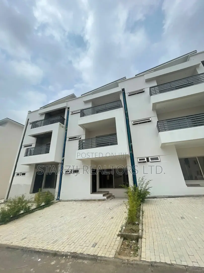 4bdrm Duplex in Life Camp for sale in Life Camp